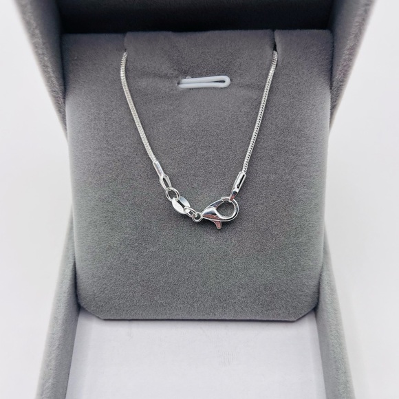 1.00 CT Natural Garnet Gemstone Sterling Silver Pendant Necklace - Picture 4 of 4